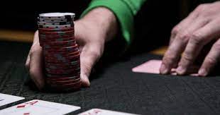 Khi nào nên sử dụng Donk Bet?